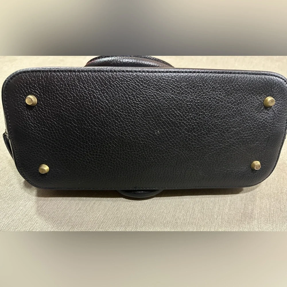 Black Leather Zip Up Purse - Picture 9 of 10